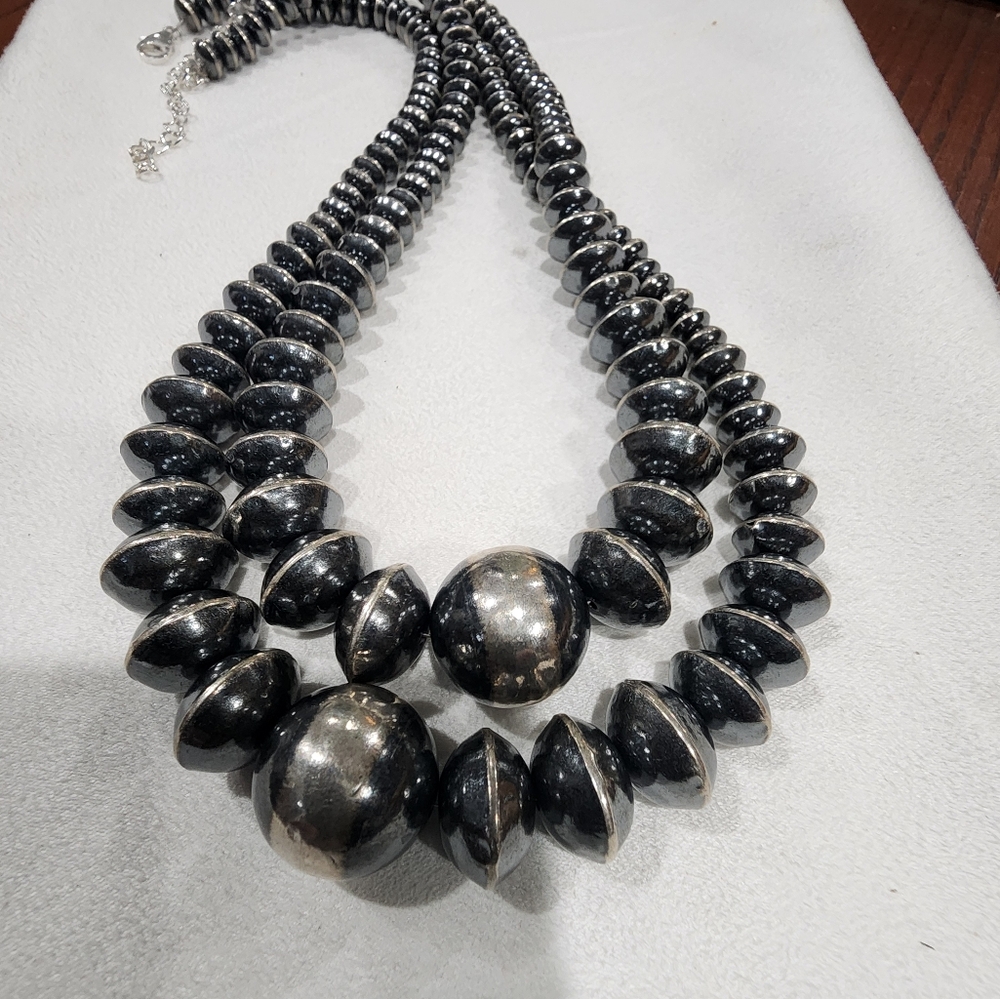 Luxurious Italian STERLING SILVER  Beaded Necklace with Tapered Design 18 Inches